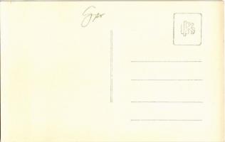 Győr, cigányok a víztorony előtt / gypsys in front of the watertower. photo