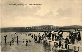Gárdony, Fürdőzők csoportja a Velencei tóban