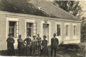 1910 Letenye, Római katolikus iskola, tanítók és pap (fa)