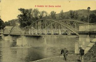 Zsolna, Sillein, Zilina; Budatin híd, fényképész fényképezőgéppel. W.L. (?) 3. / bridge, photographer with camera