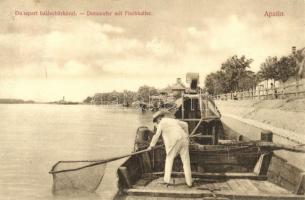 Apatin, Duna part és halászbárka. Gasz Mátyás kiadása / Donauufer mit Fischhalter / Danube, port, fishing boat