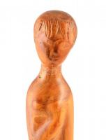 Szervátiusz Jenő (1903-1984): Női figura. Faragott tiszafa, jelzett, fa talapzaton (repedéssel), m: ...
