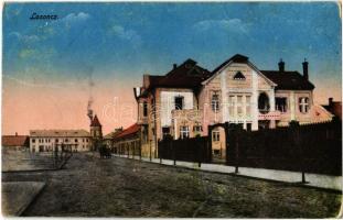 1919 Losonc, Lucenec; Vásártér, Heksch nyaraló. Kiadja Lantos Aranka / market square, villa (gyűrődés / crease)