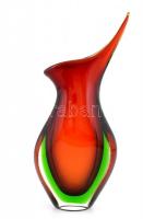 Muránói anyagában színezett több rétegű üveg váza, karcolásokkal a végén, jelzés nélkül, m: 23 cm