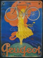 1922 Peugeot kerékpárt reklámozó eredeti fém tábla, szélein kis kopásokkal, rozsdafoltokkal, de amúgy jó állapotban, Carll grafikája, 20×15 cm