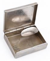Chinoin fém zsebhamuzó doboz, kis kopásokkal, 4×3 cm