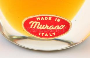 Muránói anyagában színezett több rétegű üveg váza, karcolásokkal a végén, jelzett, m: 25,5 cm