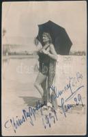 1931 Balatonlelle, Gróf Kinskyné Pálmay Ilka (1859-1945) színésznő saját kezű sorai és aláírása egy őt a balatonlellei strandon ábrázoló képeslapon és annak hátoldalán, fotólap, 13x8 cm