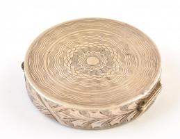 Díszes, jelzett ezüst púderes dobozka 59,4 g d:6,54 cm