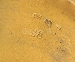 Díszes, jelzett ezüst púderes dobozka 59,4 g d:6,54 cm