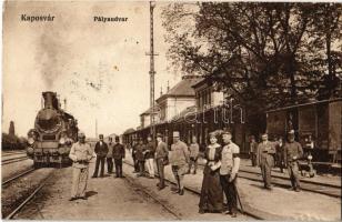 1915 Kaposvár, vasútállomás és gőzmozdony, katonatisztek és vasutasok (EK)