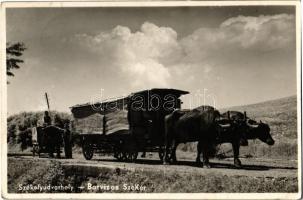 1942 Székelyudvarhely, Odorheiu Secuiesc; Borvíz szállítása, ökrös szekér / mineral water transporting with ox cart