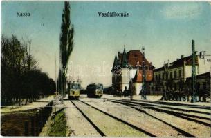 Kassa, Kosice; vasútállomás villamosokkal / railway station with trams (Rb)