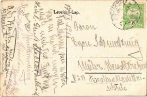 Trencsénteplic-fürdő, Kúpele Trencianske Teplice; Katonaság fürdés után az utcán / Mannschaft nach d...