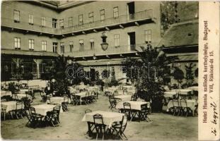 1915 Budapest VIII. Hotel Hunnia szálloda kerthelyisége. Rákóczi út 15.