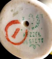 Hollóházi kakadu, kézzel festett, jelzett, apró kopásnyomokkal, m: 11 cm