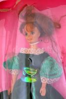 Betina Elegant játékbaba, saját csomagolásában, m: 32 cm