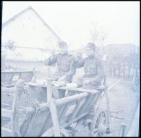 cca 1940-1944 II. világháborús katonai negatívok, 10 db, 6×6 és 6×9 cm-es méretben