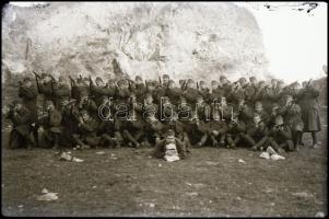 cca 1940-1944 II. világháborús katonai negatívok, 10 db, 6×6 és 6×9 cm-es méretben