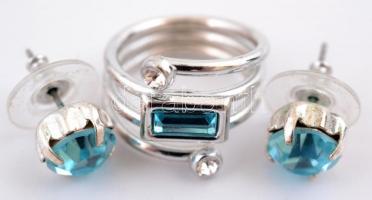 Kék szintetikus kővel díszített fém fülbevalópár és gyűrű, méret: 50