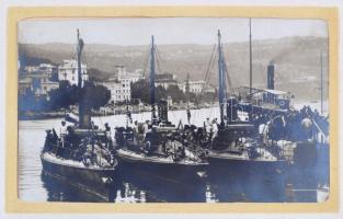 cca 1915 Abbázia 24 képet tartalmazó fénykép album, benne néhány darab osztrák-magyar flottát ábrázo...