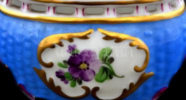 Herendi virágmintás porcelán kosárka, kézzel festett, jelzett, hibátlan, m: 8,5 cm