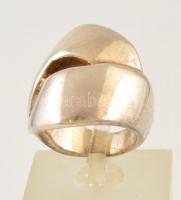 Ezüst (Ag) gyűrű, jelzett, méret: 52, nettó: 4 g