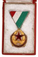 1957. "Munkás-Paraszt Hatalomért Emlékérem" aranyozott, zománcozott Br kitüntetés mellszal...