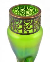 cca 1900 Johann Lötz Witwe, Klostermühle irizáló díszváza, tetején  réz montírozással, jelzés nélkül...