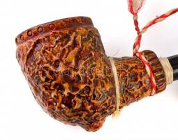 2 db pipa + 1 db dekoratív, nagyméretű díszpipa, h: 52,5 cm