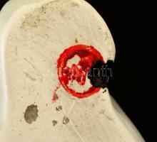 Jelzés nélküli jegesmedve, kézzel festett, apró lepattanással, m: 21 cm