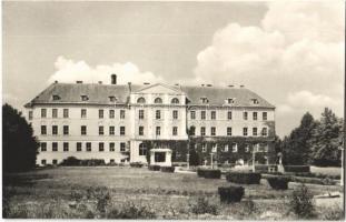 40 db RÉGI és MODERN főleg magyar városképes lap vegyesen, közte pár külföldi / 40 pre-1945 and MODE...