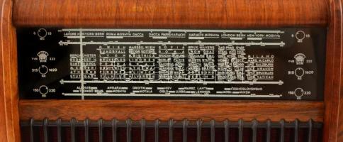 1951 Orion 222 rádiókészülék. Igényesen restaurálva kívül-belül, napi használatra alkalmas állapotba...