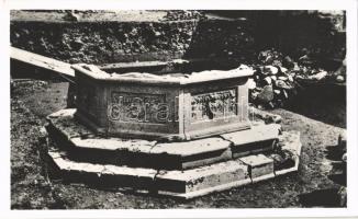 Visegrád - 3 db régi képeslap a várról a Várbizottság kiadásában / 3 pre-1945 postcards of the castl...