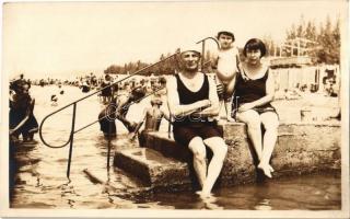 1928 Crikvenica, Cirkvenica; fürdőzők / bathing people, beach. A. Gojdanic photo