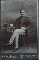 cca 1900 Ülő katona, keményhátú fotó Herz Henrik budapesti műterméből, 17×11 cm