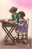 36 db főleg MODERN vegyes témájú képeslap: humor, reklám, MALÉV, üdvözlőlapok, vallás, gyerek, stb. ...