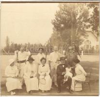 4 db régi sport motívumlap tenisz témában, közte 1 fotó / 4 pre-1945 tennis motive cards, including ...