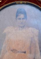 Hölgyportré, kromotípia, díszes, üvegezett keretben, a keret szétjár, 18x14 cm, keret:24x20 cm