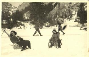 1944 Gyergyószentmiklós, Gheorgheni; szánkózás a Gyilkos-tónál, téli sport, katonák / sledding at Lacul Rosu (Red Lake), winter sport, soldiers. photo