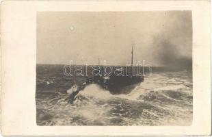 SM Hochseeboot Alligator (SM Torpedoboot 52). K.u.K. Kriegsmarine / WWI Austro-Hungarian Navy SMS Alligator (later Tb 52) torpedo boat. photo