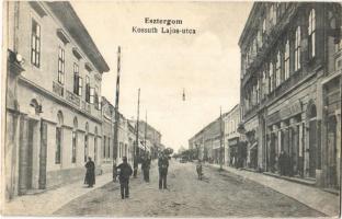 Esztergom, Kossuth Lajos utca, Három Szerecsen Szálloda, üzletek