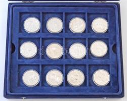 Kanada 1958-1997. 1$ Ag (24xklf) forgalmi emlékkiadások, KANADA DIE OFFIZIELLEN SILBER-GEDENKMÜNZEN feliratú díszdobozban, mind német nyelvű tanúsítvánnyal T:1,1- Canada 1958-1997. 1 Dollar Ag (24xdiff) commemorative issues in KANADA DIE OFFIZIELLEN SILBER-GEDENKMÜNZEN display case, all coins with german language certificate C:UNC,AU