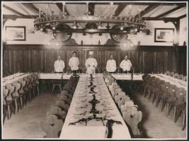 Magyarországi, budapesti sörözők, 21 db fotó, 12×17 és 17×24 cm közötti méretekben