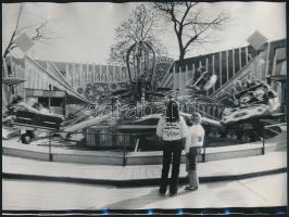 cca 1970-1980 Budapest, Vidámpark, 17 db fotó, 18×22 cm