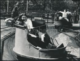 cca 1970-1980 Budapest, Vidámpark, 17 db fotó, 18×22 cm