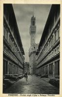 Firenze, Florence; Portici degli Uffizi e Palazzo Vecchio / palace, porticoes, automobiles