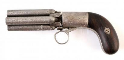 Mariette Breveté forgó többcsöves belga pisztoly, jelzett, kezelt fém felülettel, h: 18,5 cm /  Mariette Breveté five-shotpercussion pepperbox pistol, with hallmark, l: 18,5 cm