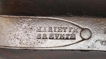 Mariette Breveté forgó többcsöves belga pisztoly, jelzett, kezelt fém felülettel, h: 18,5 cm /

Ma...