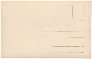 ~1912 Keszthely, 13 db eredeti fotó családi életképekkel a ház körül és a Balatonban. Kavalier Józsá...